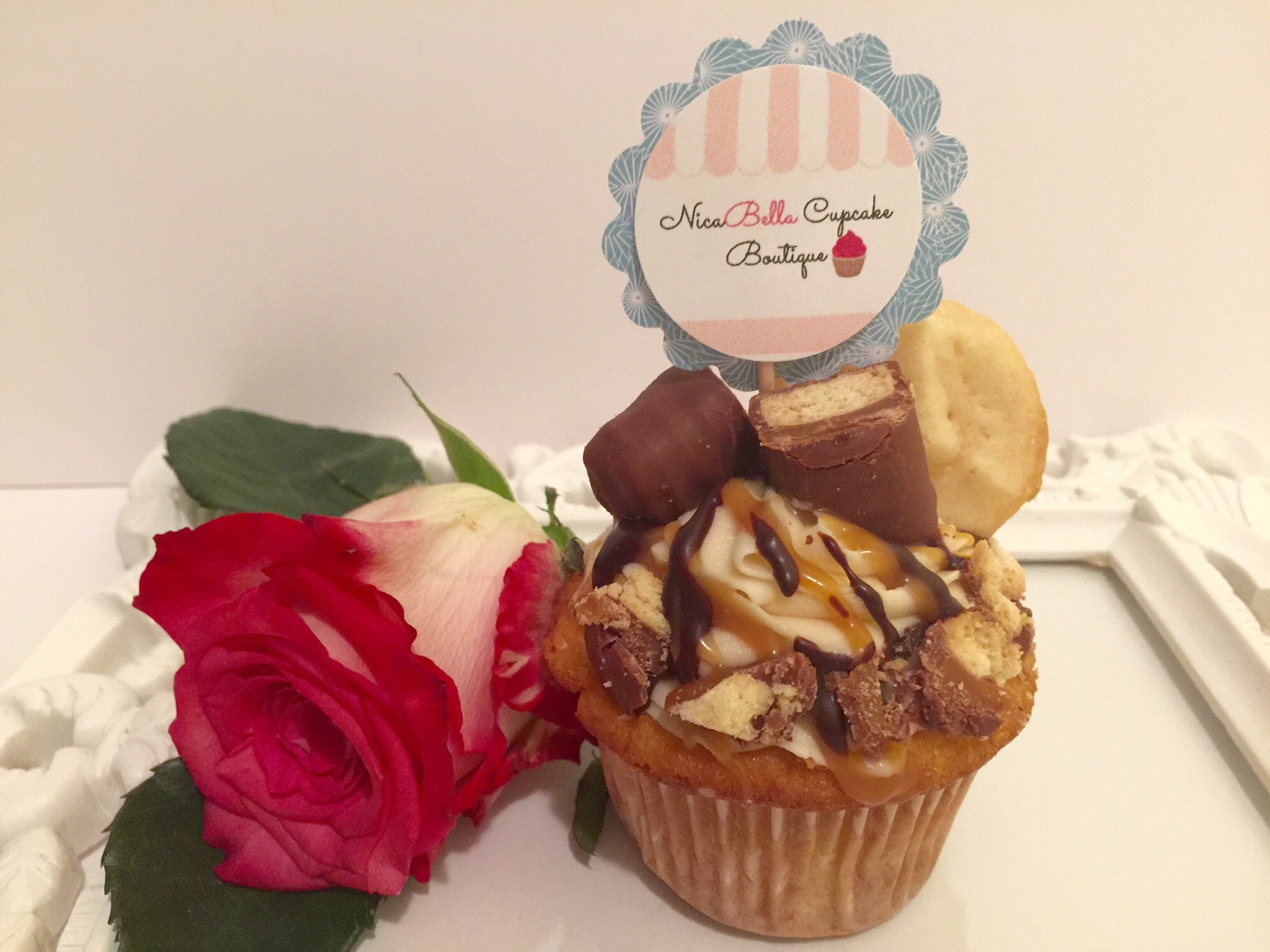 Twix inspired Cupcake - NicaBella Cupcake Boutique